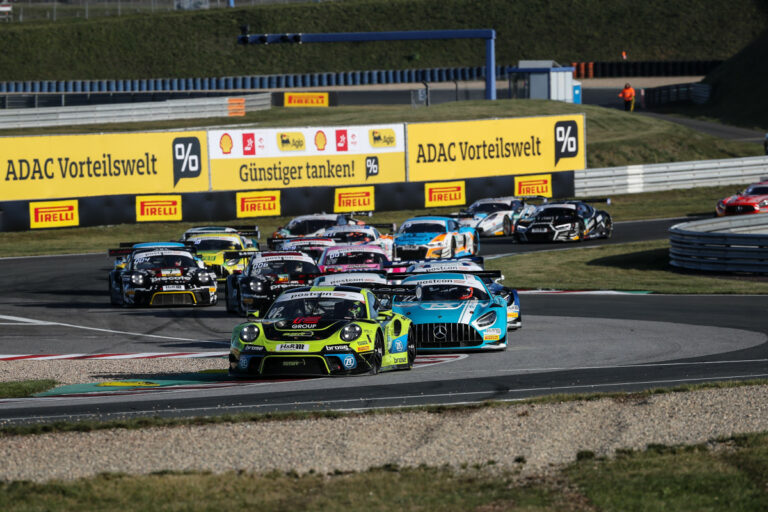 Titelkampf noch spannender: Porsche-Duo Ammermüller/Engelhart holt sich Sieg und Tabellenführung in Oschersleben