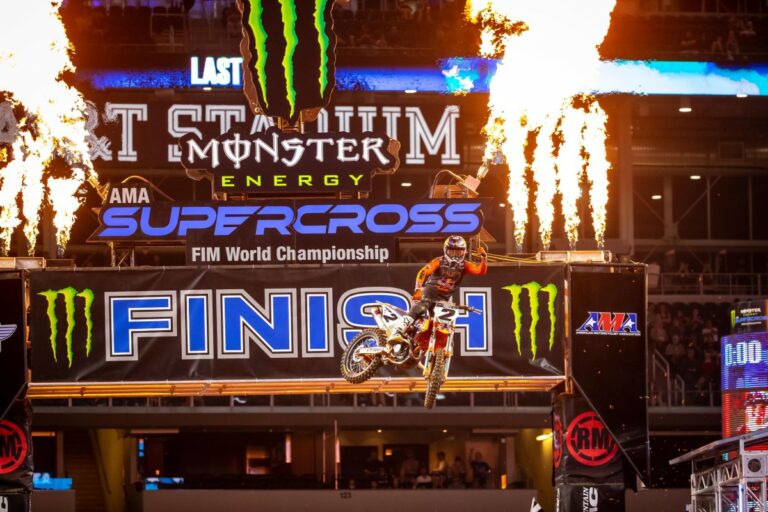 COOPER WEBB ÜBERNIMMT DIE KONTROLLE ÜBER DIE 450SX-MEISTERSCHAFT MIT EINEM MAKELLOSEN SIEG BEIM ARLINGTON SX