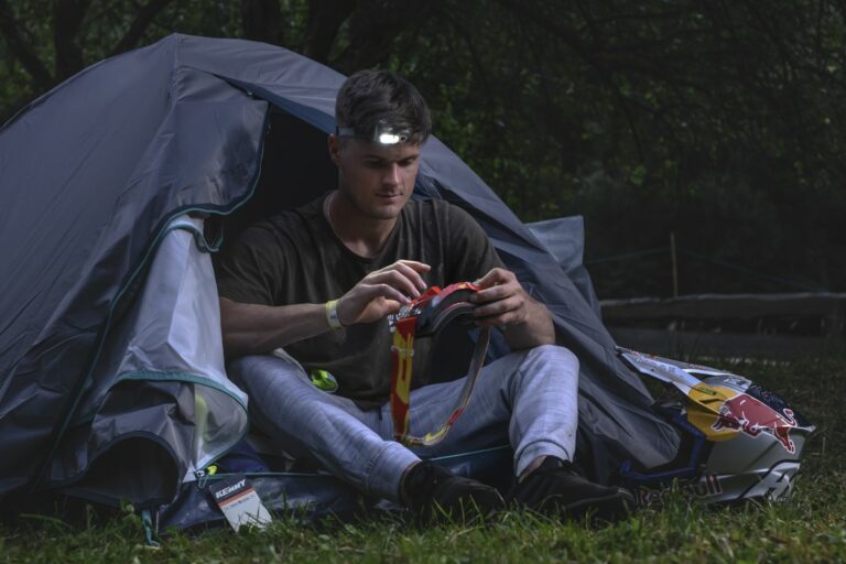 Red Bull Romaniacs 2021 – Gute Stimmung und spannendes Racing: Die Marathon Etappe war ein Hit! Wade Young gewinnt Tag 3