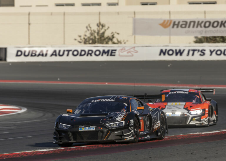 Doppelsieg für Audi-Kundenteam WRT bei den 24 Stunden Dubai