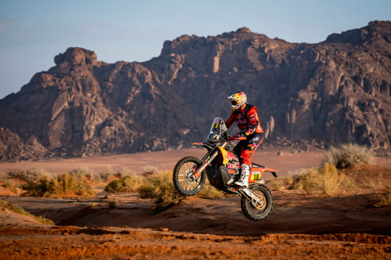 Die Wüste zeigt ihre Zähne bei der Eröffnungsetappe der Rallye Dakar 2022