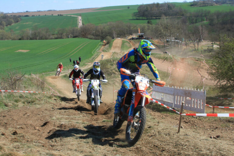 Viele Gastfahrer bereichern den dritten Lauf des Sachsen-Anhalt Enduro in Alterode