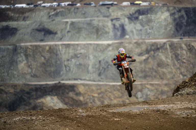 Red Bull Erzbergrodeo 2022: Kailub Russell (USA, KTM) fährt Bestzeit am ersten Renntag des Blakläder Iron Road Prolog 2022!