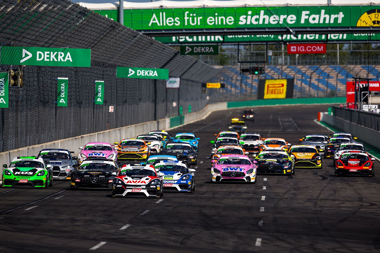 Titelkampf in der ADAC GT4 Germany geht auf dem Sachsenring in die entscheidende Phase –